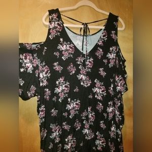 Maurices, Size 4x, Cold Shoulder, Black